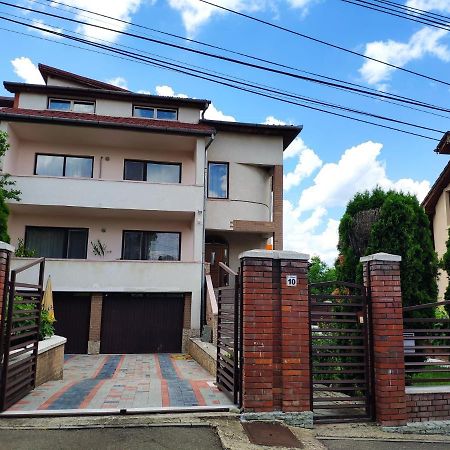 Ten'S Apartment - Spatios Si Linistit Cluj-Napoca Ngoại thất bức ảnh