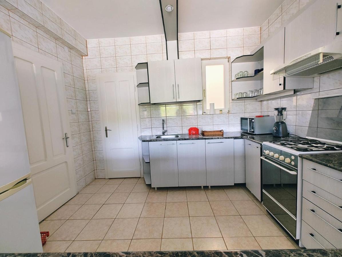 Ten'S Apartment - Spatios Si Linistit Cluj-Napoca Ngoại thất bức ảnh