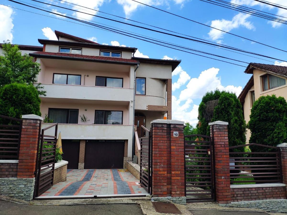 Ten'S Apartment - Spatios Si Linistit Cluj-Napoca Ngoại thất bức ảnh